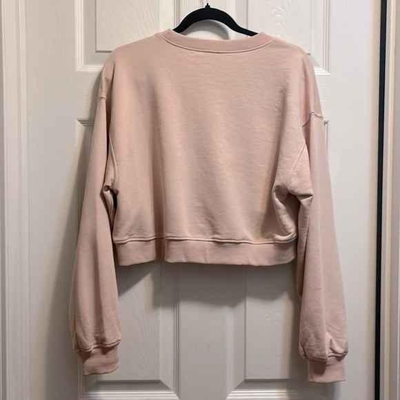 Women’s H&M Cropped Seeatshirt - Picture 2 of 5